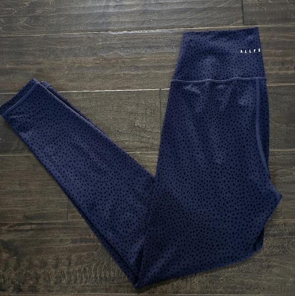 AllFenix Women's Full Length Leggings sz medium - Picture 5 of 5